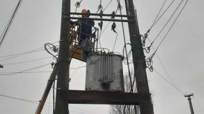 АТ «Вінницяобленерго» – personal account, transmit meter readings, call center 0 (800) 217-217 Будні наших ремонтників_2